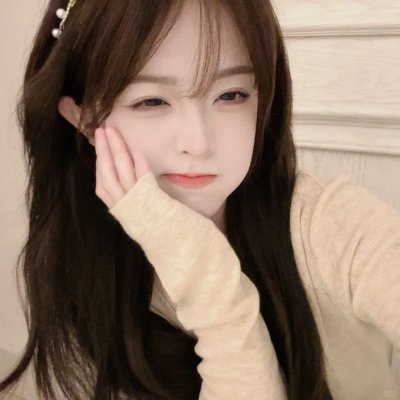 她对星星歌唱